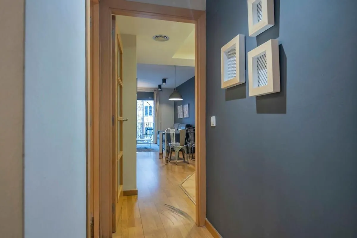 Modern And Bright Apartment In Eixample 2-2 Барселона 0*,