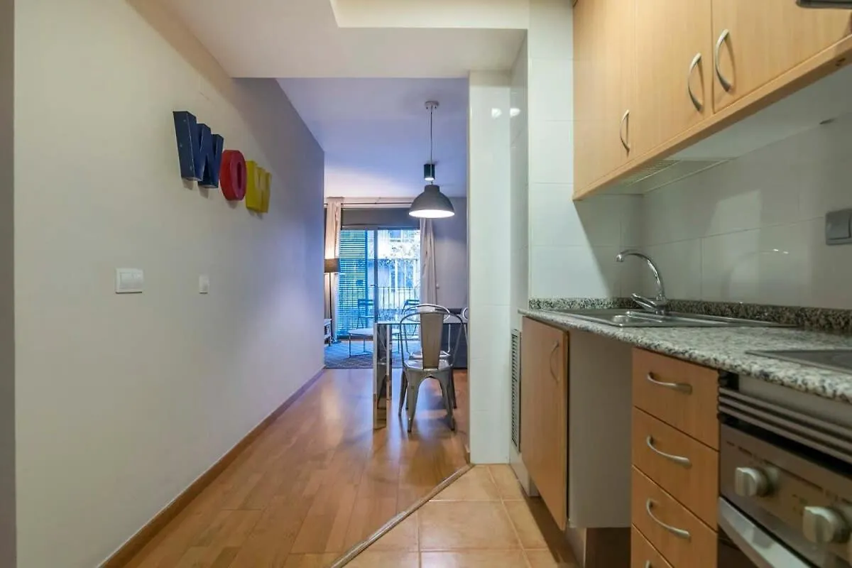 Modern And Bright Apartment In Eixample 2-2 バルセロナ 0*,  スペイン